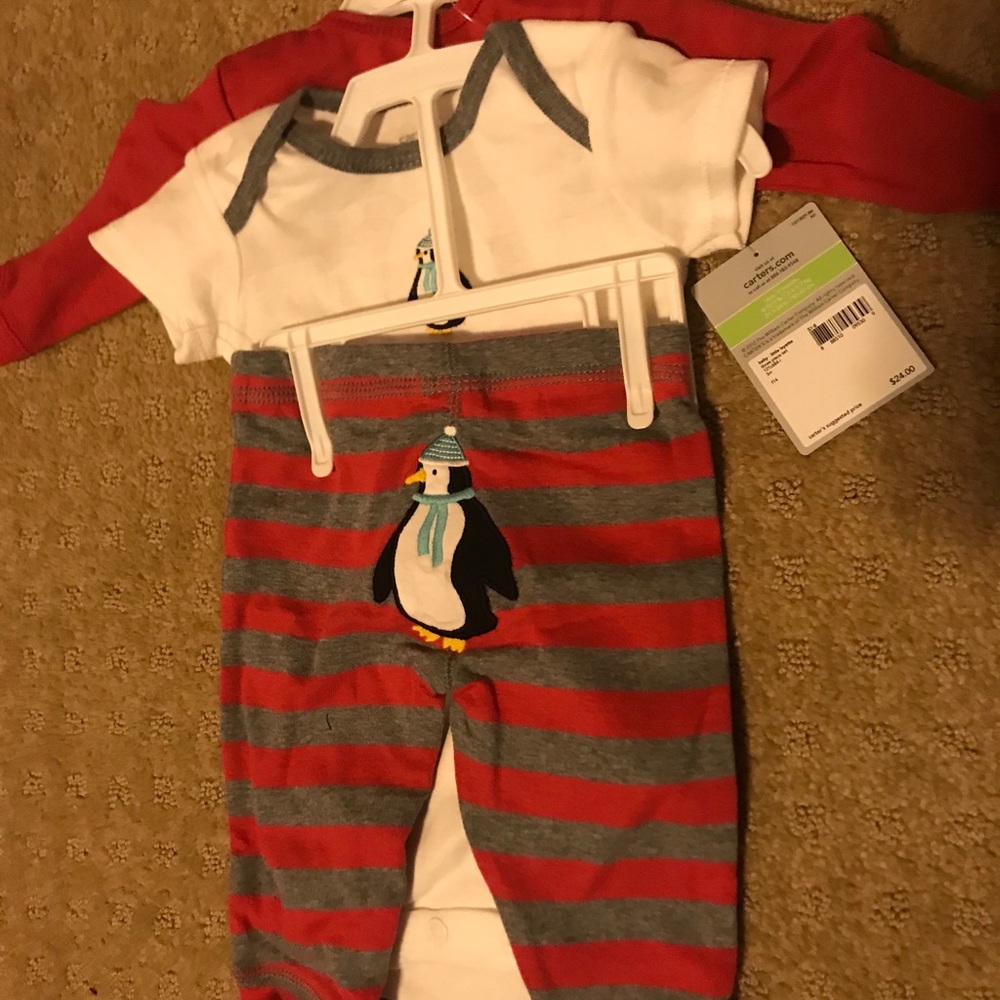 NWT Carter’s 3 piece Christmas Penguin Outfit
